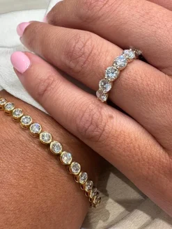 Bezel Set Round Diamond Tennis Bracelet