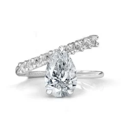 Carly Comet Engagement Ring