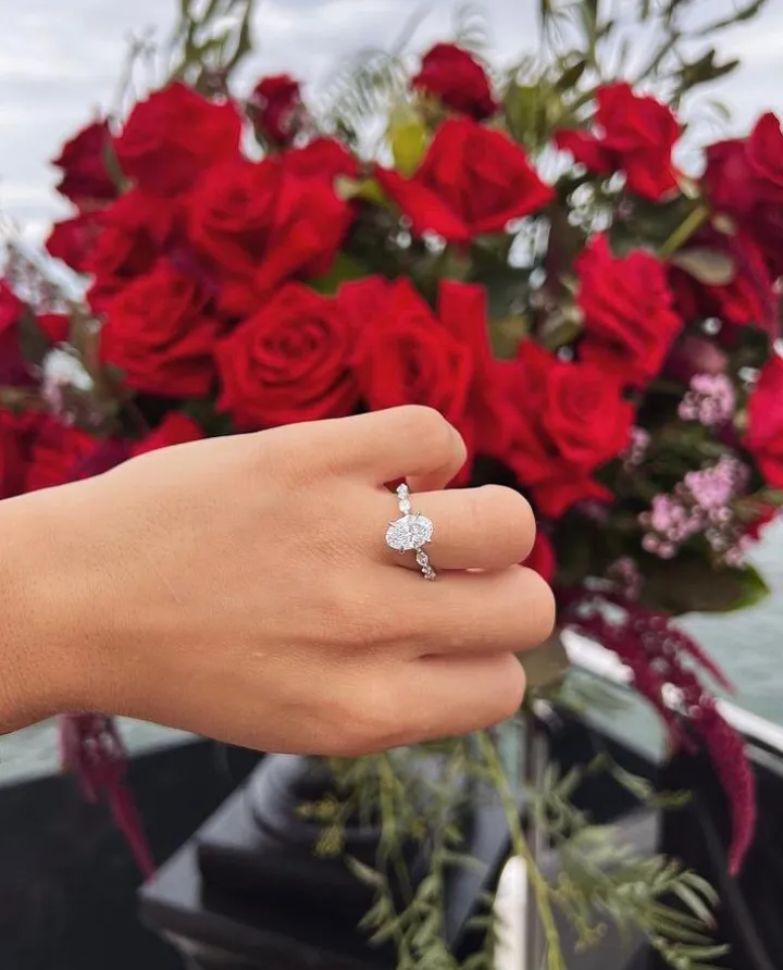 Head Oval Heels Lab Grown Engagement Ring