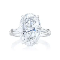 Oval Diamante Engagement Ring