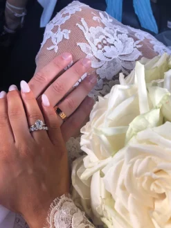 Round Lara Engagement Ring
