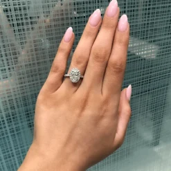 Seamless Oval Halo Engagement Ring